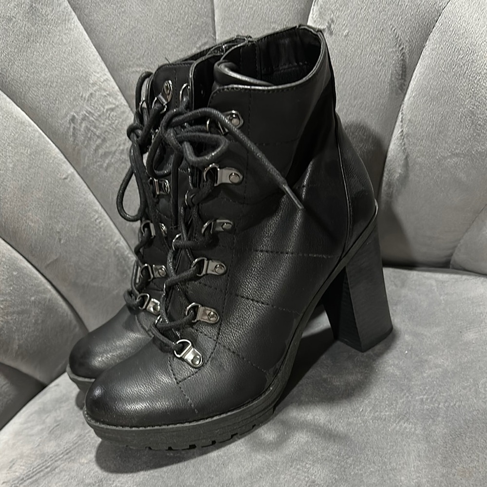 Chic Black Lace-Up Women's Boots